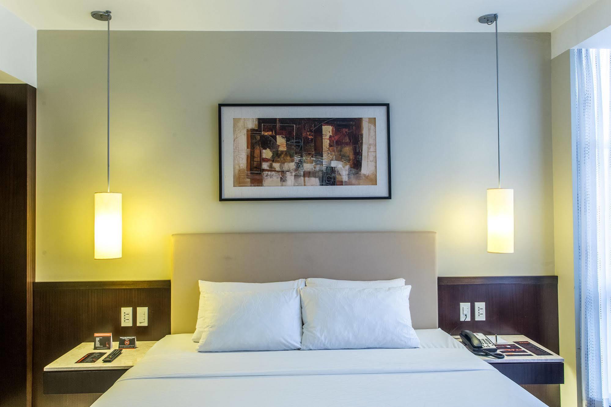 The B Hotel Alabang Muntinlupa City Luaran gambar